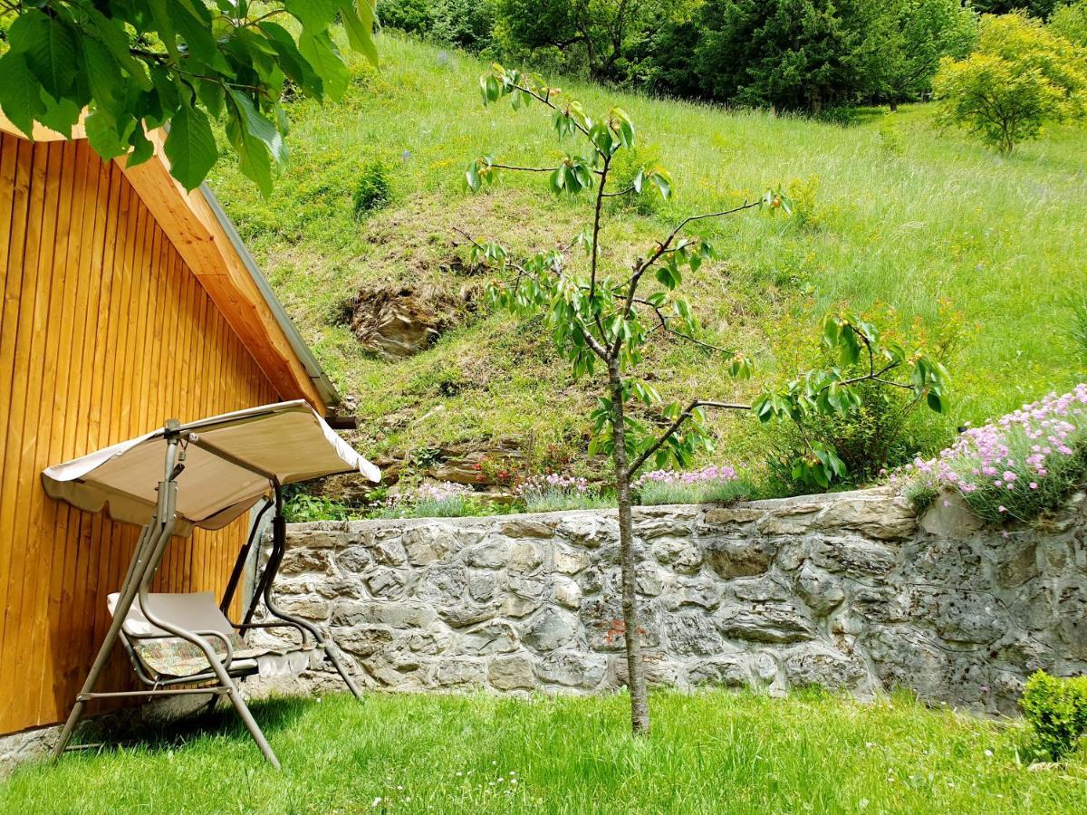 Apartment And Garden House Among The Mountains Podbrdo المظهر الخارجي الصورة