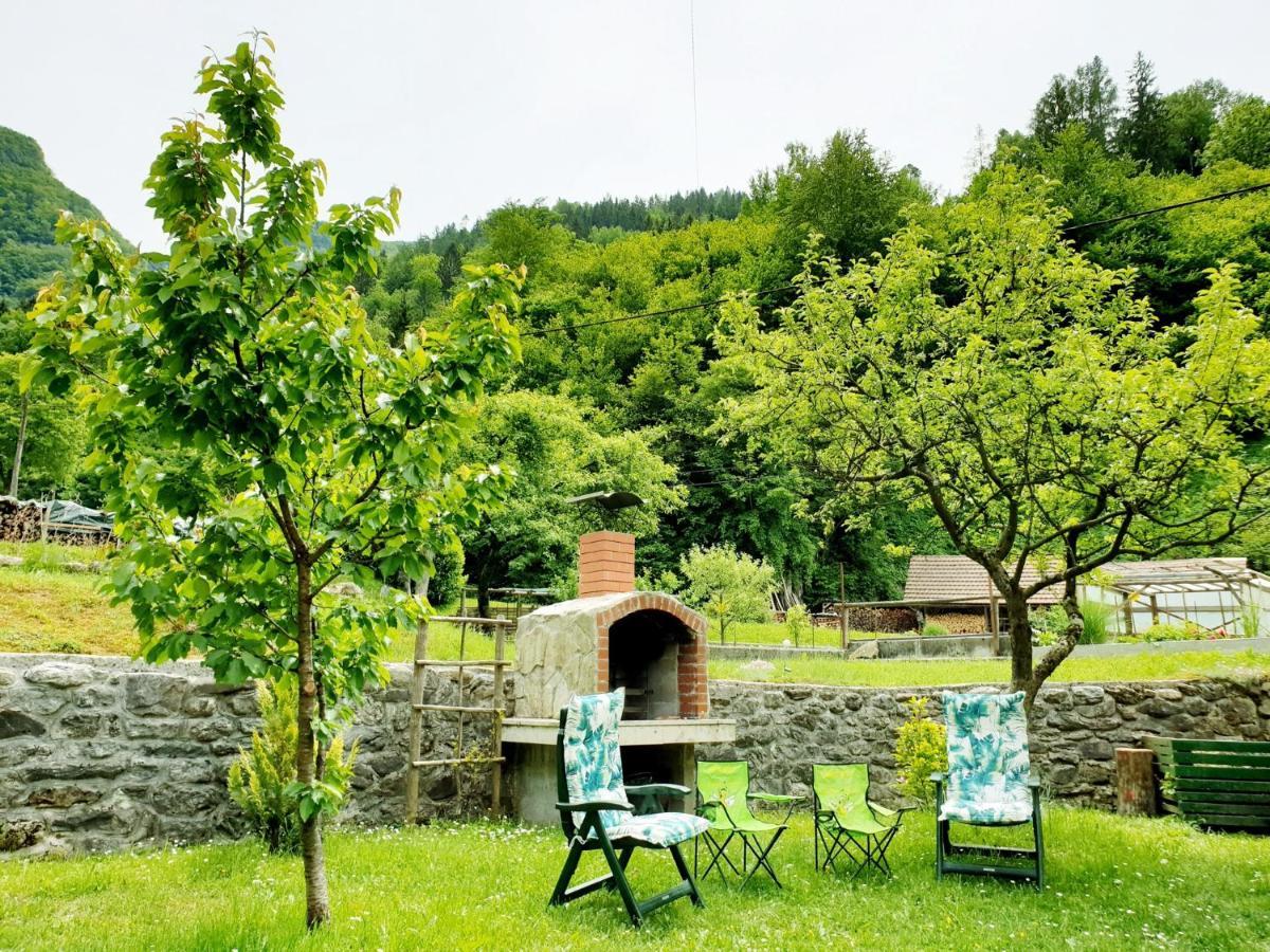 Apartment And Garden House Among The Mountains Podbrdo المظهر الخارجي الصورة