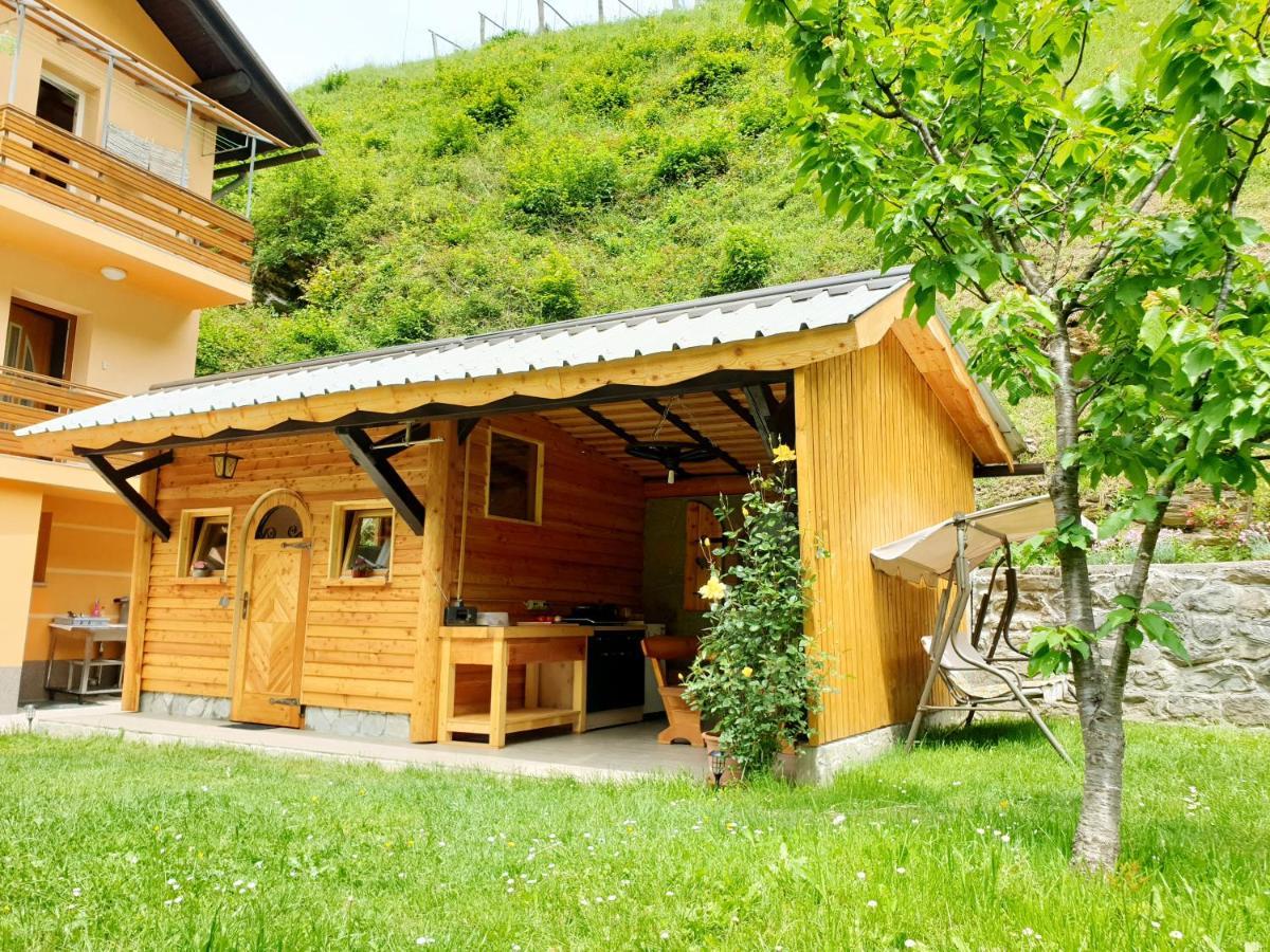 Apartment And Garden House Among The Mountains Podbrdo المظهر الخارجي الصورة