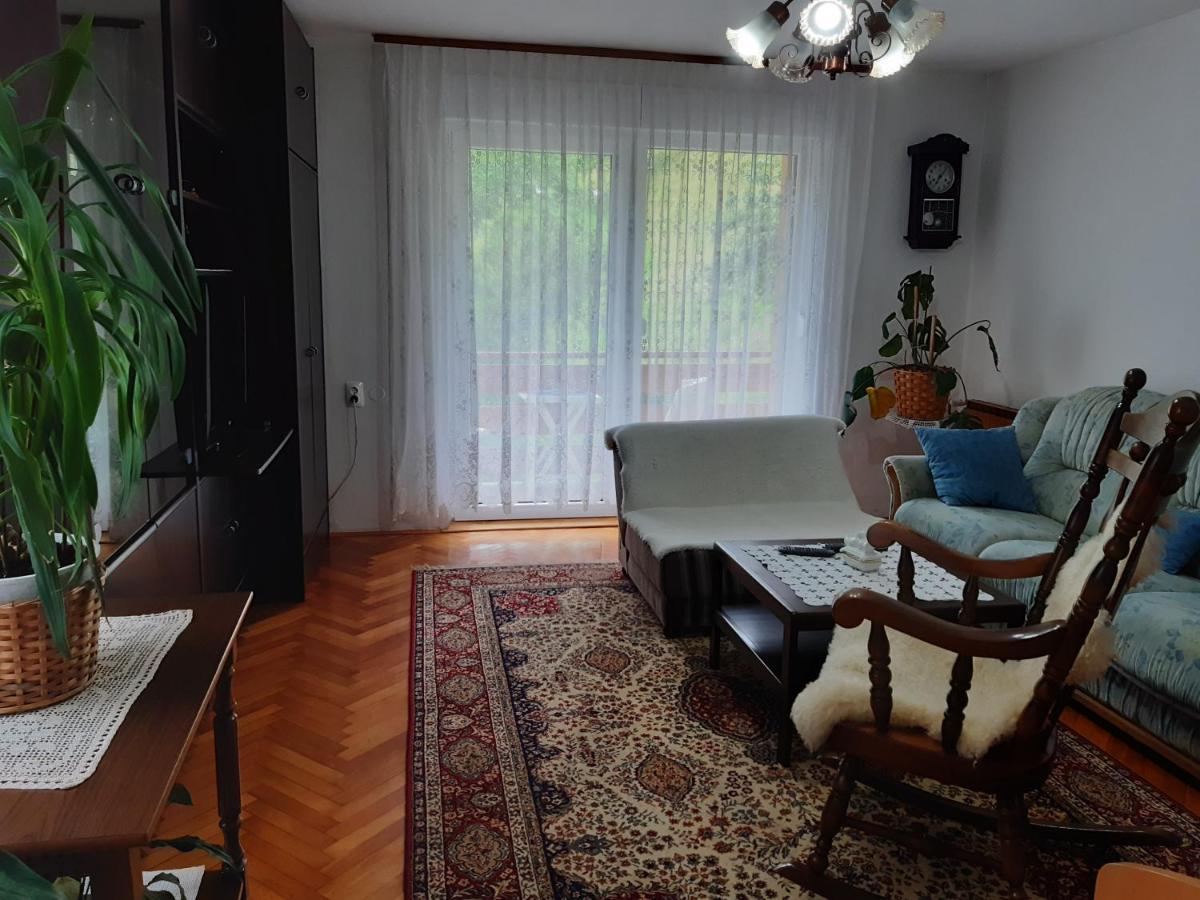 Apartment And Garden House Among The Mountains Podbrdo المظهر الخارجي الصورة