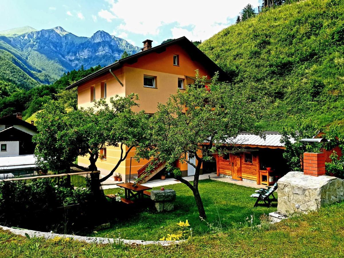 Apartment And Garden House Among The Mountains Podbrdo المظهر الخارجي الصورة