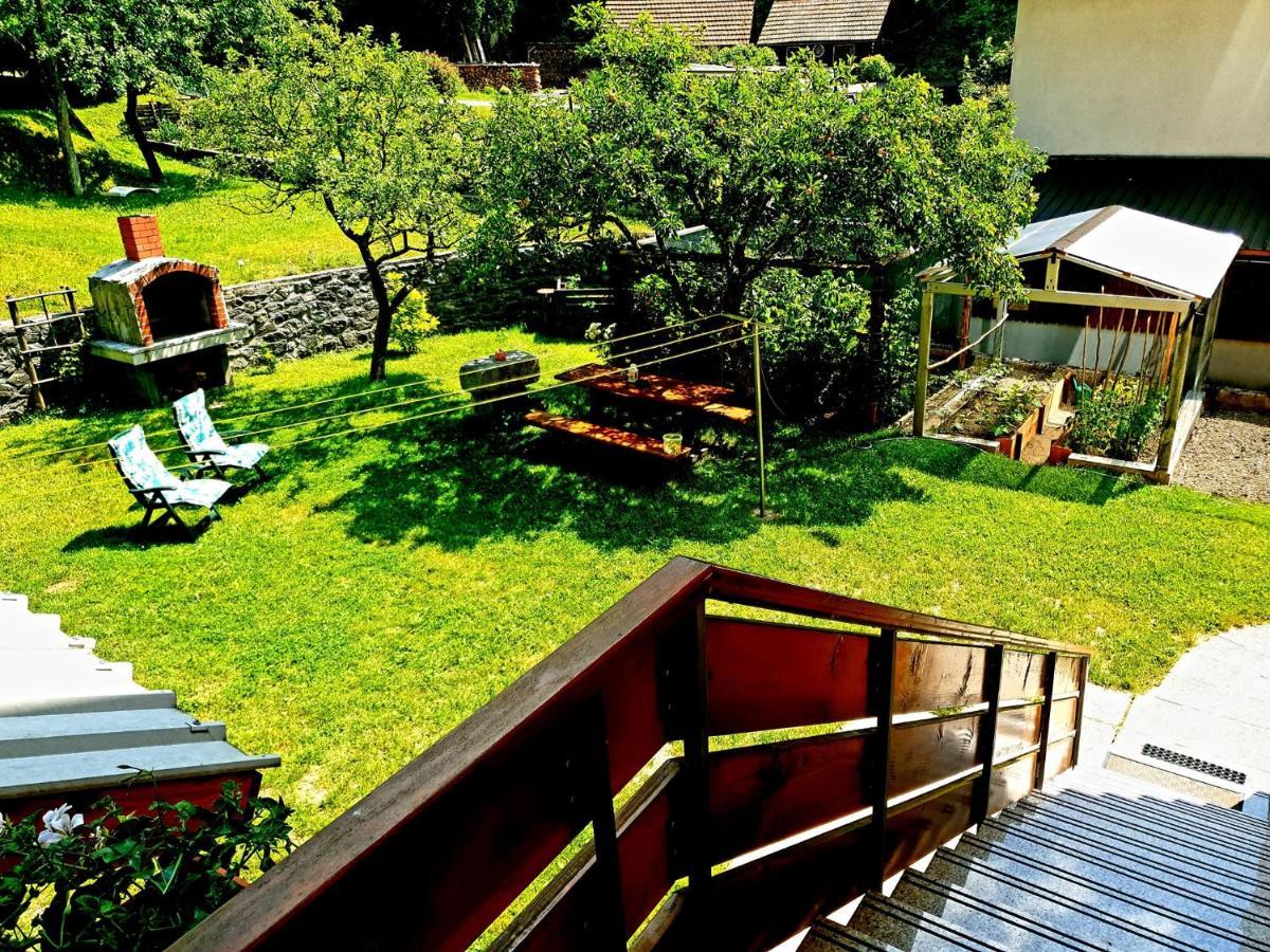 Apartment And Garden House Among The Mountains Podbrdo المظهر الخارجي الصورة