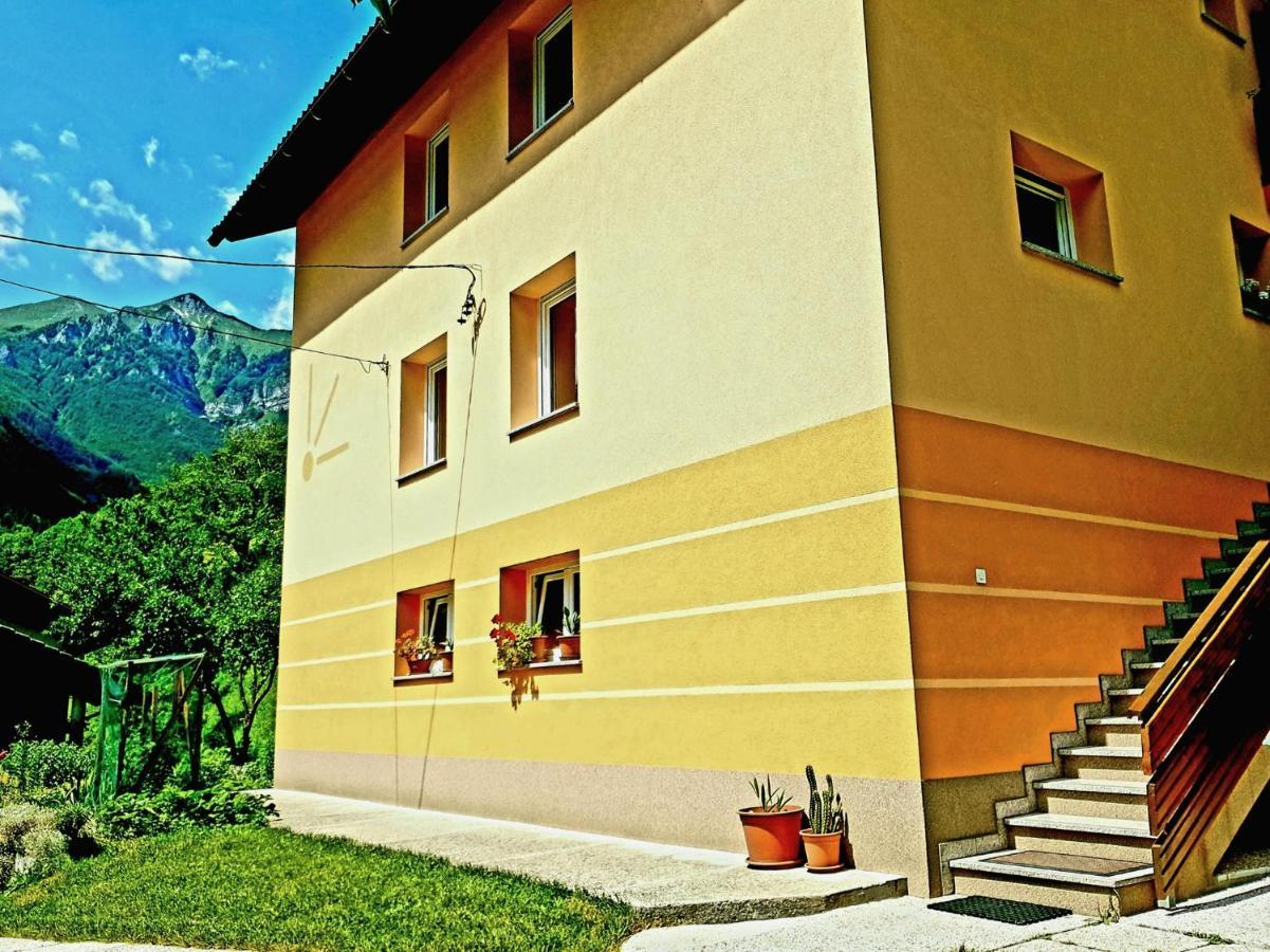Apartment And Garden House Among The Mountains Podbrdo المظهر الخارجي الصورة